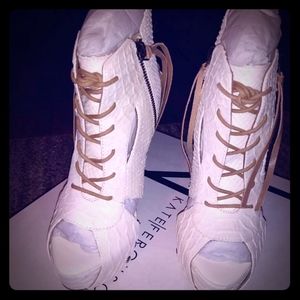 KATE FURGESON LOS ANGELES ERAUSSI WHT